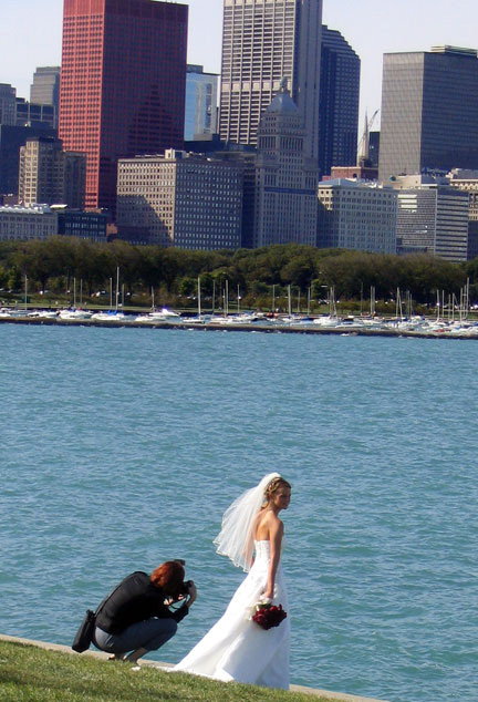 Bride along Chicago's lakefront