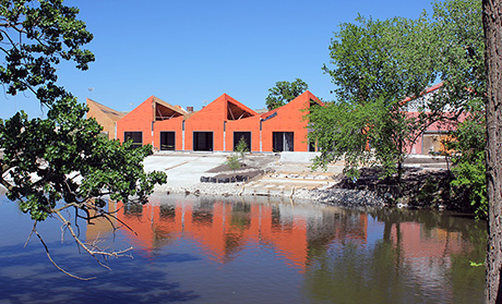Studio/Gang's Clark Park Boathouse: A Century of Transformation flowing down Chicago's River