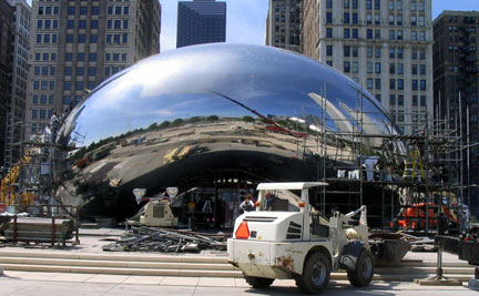 Anish Kapoor's Cloud Gate Sculpture in Chicago's Millennium Park