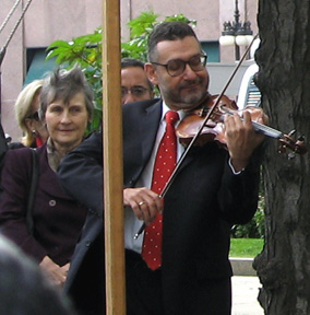 Chicago Symphony Orchestra Principal Violist Charles Pikler